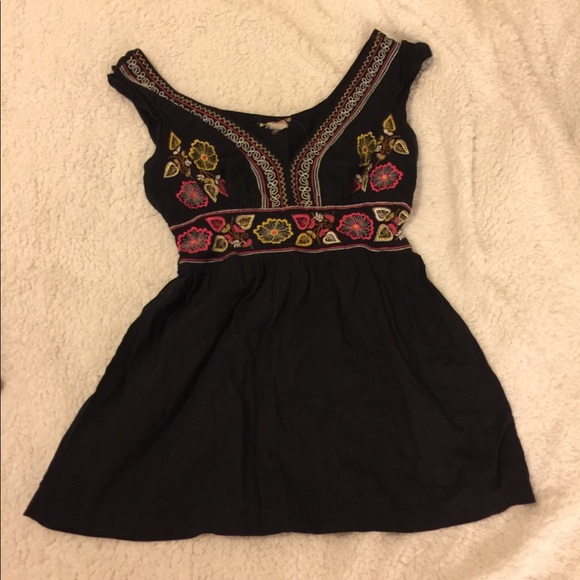 Embroidered Peplum Boho V-neck Top - Picture 1 of 2